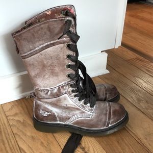 Dr. Martens boots, Triumph,Size 10 NWOT, floral lined
